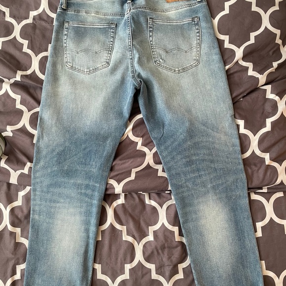 American Eagle distressed denim - Picture 2 of 3